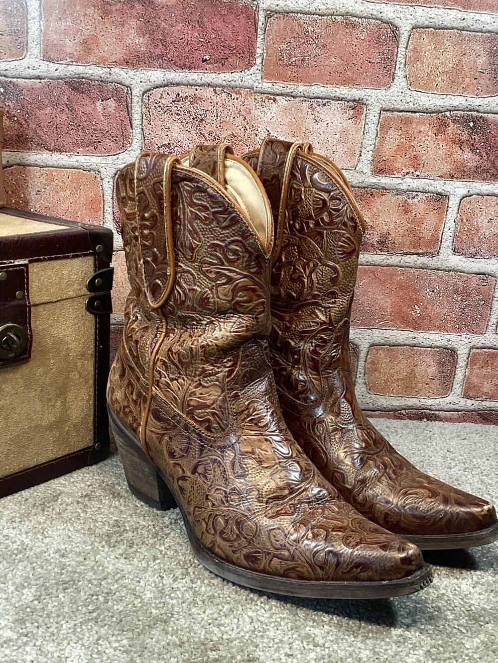Sterling River womens snip tow western boots size 7.5